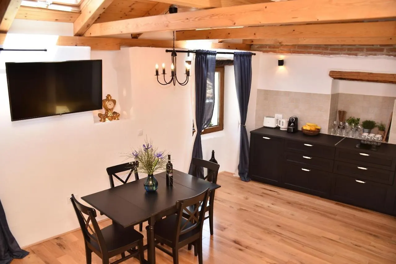 Bruno Old Town Apartments Rovinj 0*,