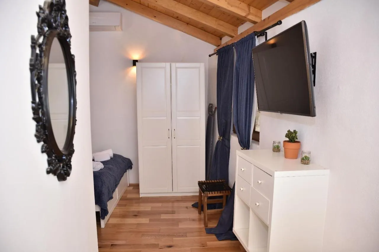 Bruno Old Town Apartments Rovinj Croácia